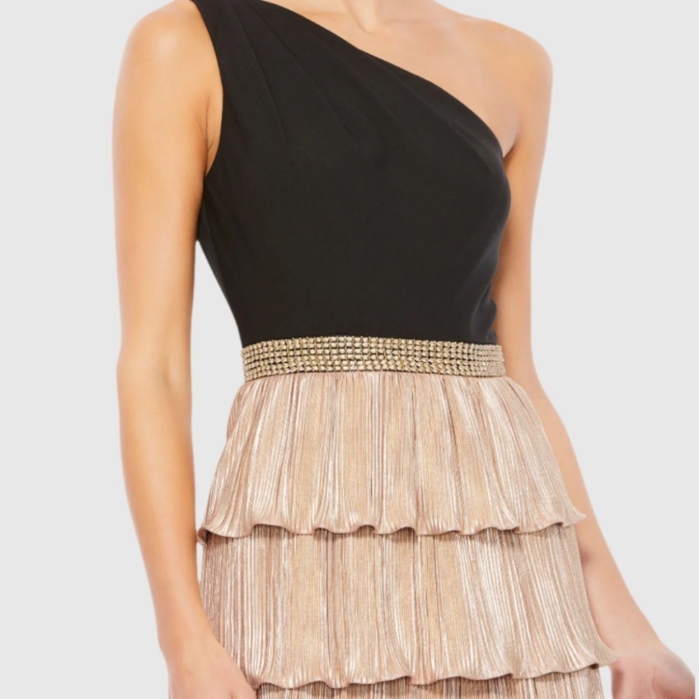 NWT | Mac Duggal Black One Shoulder Ruffle Tiered Gown Size 4 - Picture 4 of 11